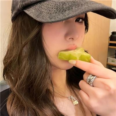陪她一会儿